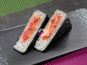 Онигири с тунцом Онигири с тунцом