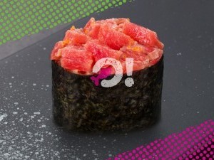 Гункан спайси тунец Гункан спайси тунец